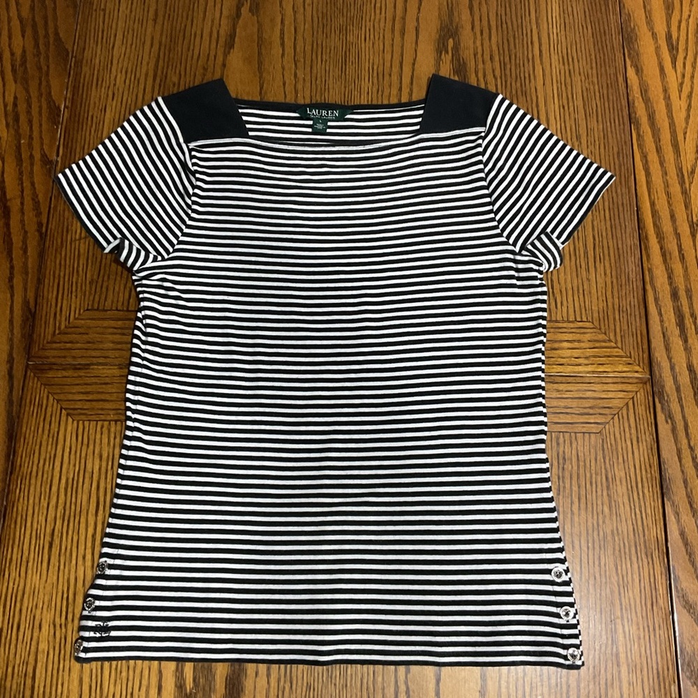 Cute striped black & white top S black shoulders